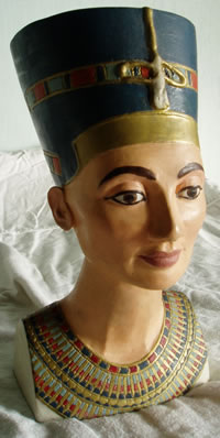 gallery/Members_Carvings/David-Hey/Nefertiti_bust_carved_plaster.jpg